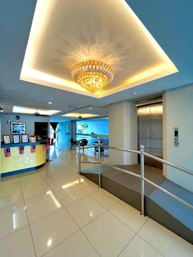 Hotel Zamburger Tengkera Melaka Esterno foto