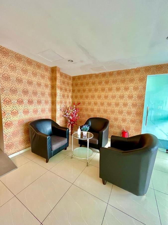 Hotel Zamburger Tengkera Melaka Esterno foto