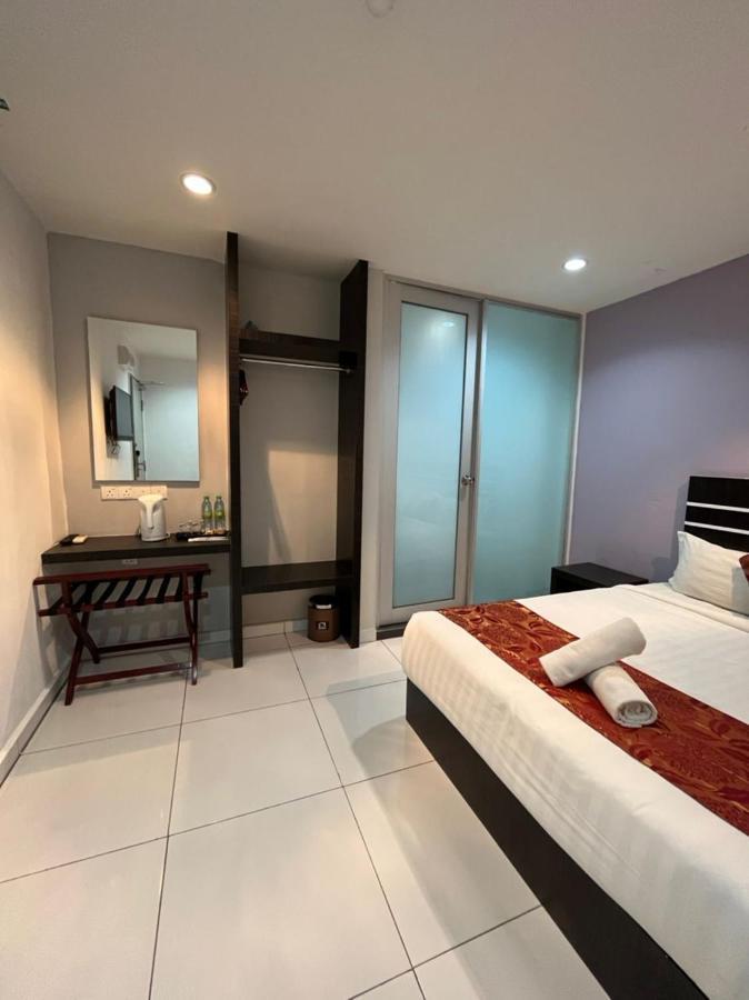 Hotel Zamburger Tengkera Melaka Esterno foto